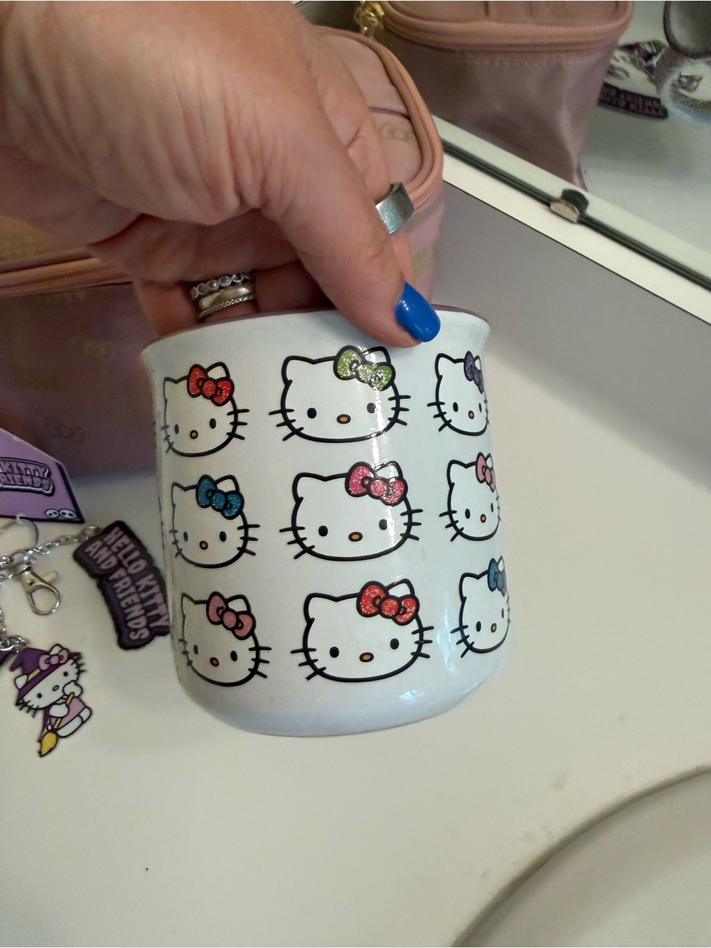 Hello Kitty Pink Cosmetic Bag/lunch bag -mug, and keychain set - Picture 3 of 7